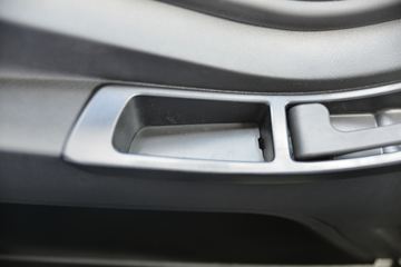 һ����� J6L�п� ��ֵ�� 180���� 4X2 6.2�������ػ���ͼƬ