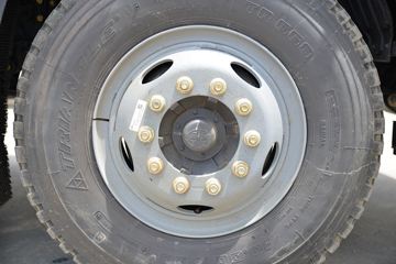 һ����� J6L�п� ��ֵ�� 180���� 4X2 6.2�������ػ���ͼƬ