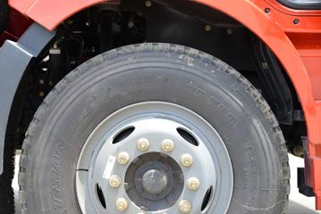 һ����� J6L�п� ��ֵ�� 180���� 4X2 6.2�������ػ���ͼƬ