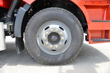 һ����� J6L�п� ��ֵ�� 180���� 4X2 6.2�������ػ���ͼƬ