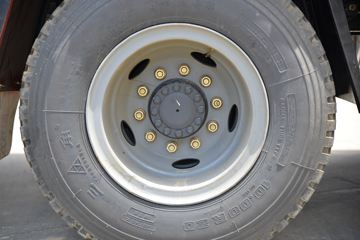 һ����� J6L�п� ��ֵ�� 180���� 4X2 6.2�������ػ���ͼƬ