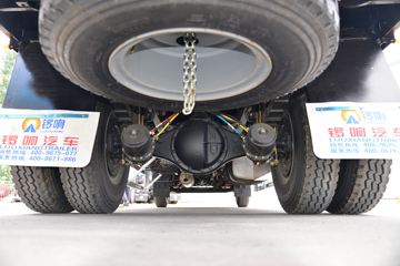 һ����� J6L�п� ��ֵ�� 180���� 4X2 6.2�������ػ���ͼƬ