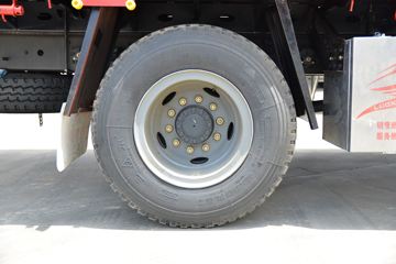 һ����� J6L�п� ��ֵ�� 180���� 4X2 6.2�������ػ���ͼƬ