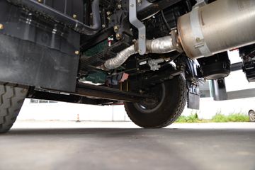 һ����� J6L�п� ��ֵ�� 180���� 4X2 6.2�������ػ���ͼƬ