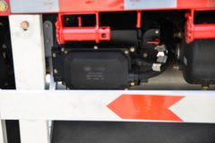 一汽解放 J6L中卡 超值版 180马力 4X2 6.2米栏板载货车(CA1180P62K1L4E5)