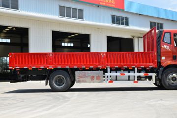 һ����� J6L�п� ��ֵ�� 180���� 4X2 6.2�������ػ���ͼƬ