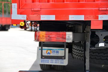 һ����� J6L�п� ��ֵ�� 180���� 4X2 6.2�������ػ���ͼƬ