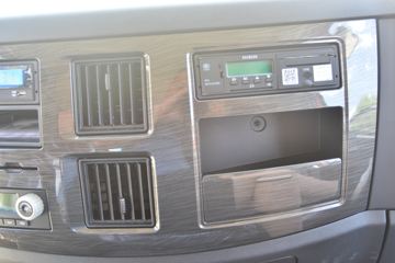 һ����� J6L�п� ������ 220���� 4X2 6.75�������ػ���ͼƬ