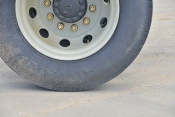һ����� J6L�п� ������ 220���� 4X2 6.75�������ػ���ͼƬ