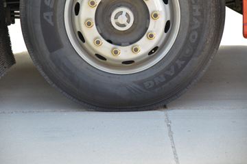 һ����� J6P�ؿ� �ʻݰ�2.0? 460���� 6X4 ǣ����(CA4250P66K24T1E5)ͼƬ