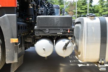 һ����� J6P�ؿ� �ʻݰ�2.0? 460���� 6X4 ǣ����(CA4250P66K24T1E5)ͼƬ