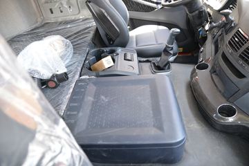 һ����� J6P�ؿ� �ʻݰ�2.0? 460���� 6X4 ǣ����(CA4250P66K24T1E5)ͼƬ