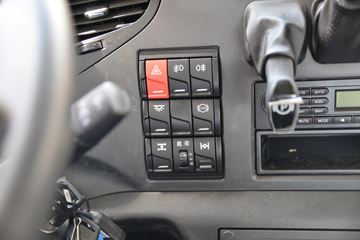 һ����� J6P�ؿ� �ʻݰ�2.0? 460���� 6X4 ǣ����(CA4250P66K24T1E5)ͼƬ