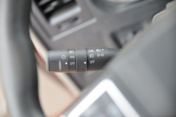 �й�����HOWO ͳ˧ 130���� 4.15�׵��������Ῠ(����)(����)ͼƬ