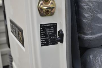 �й�����HOWO ͳ˧ 110���� 3.65���Ű������ῨͼƬ