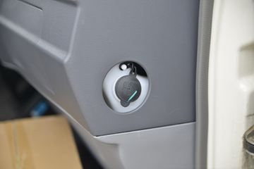 �й�����HOWO ͳ˧ 110���� 3.65���Ű������ῨͼƬ