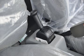 �й�����HOWO ͳ˧ 110���� 3.65���Ű������ῨͼƬ