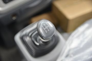 �й�����HOWO ͳ˧ 110���� 3.65���Ű������ῨͼƬ