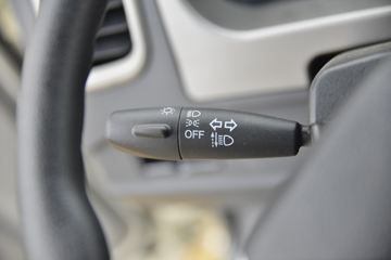 �й�����HOWO ͳ˧ 110���� 3.65���Ű������ῨͼƬ