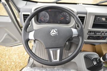 �й�����HOWO ͳ˧ 110���� 3.65���Ű������ῨͼƬ