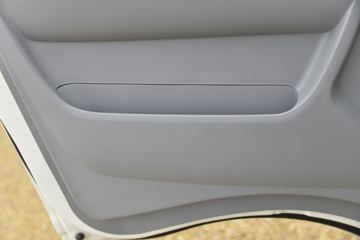 �й�����HOWO ͳ˧ 110���� 3.65���Ű������ῨͼƬ
