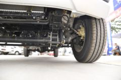东风 小霸王W08 1.5L 113马力 3.05米单排厢式小卡(国六)(EQ5032XXY60Q3AC)