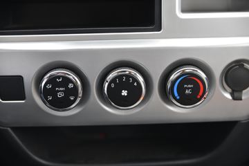 ���� С����W17 102���� 4X2 3.3����ж��(EQ3040S6BDB)ͼƬ