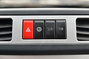 ���� С����W17 102���� 4X2 3.3����ж��(EQ3040S6BDB)ͼƬ