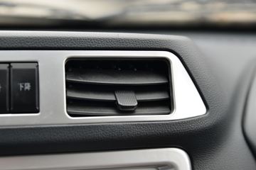 ���� С����W17 102���� 4X2 3.3����ж��(EQ3040S6BDB)ͼƬ