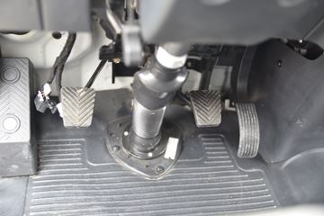 ���� С����W17 102���� 4X2 3.3����ж��(EQ3040S6BDB)ͼƬ