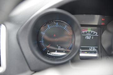 ���� С����W17 102���� 4X2 3.3����ж��(EQ3040S6BDB)ͼƬ