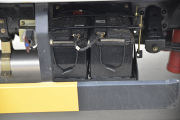 ���� С����W17 102���� 4X2 3.3����ж��(EQ3040S6BDB)ͼƬ