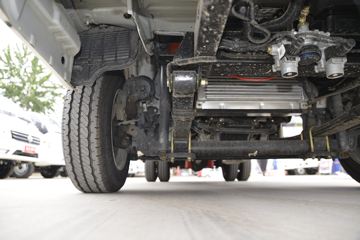 ���� С����W17 102���� 4X2 3.3����ж��(EQ3040S6BDB)ͼƬ