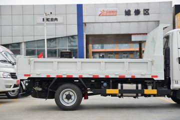 ���� С����W17 102���� 4X2 3.3����ж��(EQ3040S6BDB)ͼƬ