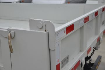 ���� С����W17 102���� 4X2 3.3����ж��(EQ3040S6BDB)ͼƬ