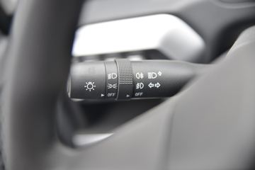 �ɵ� Q3ϵ�� 122���� 2.8�׵�����ʽ΢��(����)ͼƬ