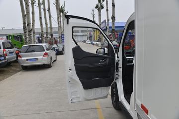 �ɵ� Q3ϵ�� 122���� 2.8�׵�����ʽ΢��(����)ͼƬ