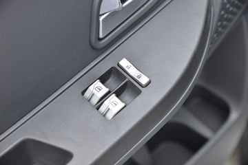 �ɵ� Q3ϵ�� 122���� 2.8�׵�����ʽ΢��(����)ͼƬ