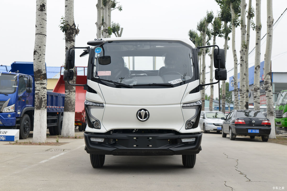 飞碟 W7 190马力 4.85米排半栏板载货车(国六)