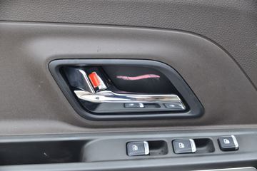 新款顺达&nbsp;自卸车驾驶室                                               图片