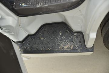 新款顺达&nbsp;自卸车驾驶室                                               图片