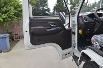 新款顺达&nbsp;自卸车驾驶室                                               图片