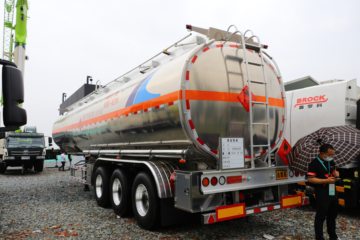 运油半挂车&nbsp;罐式半挂车外观图片