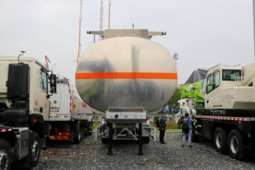 运油半挂车&nbsp;罐式半挂车外观图片