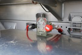 运油半挂车 罐式半挂车底盘图片
