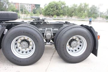 �й����� HOWO TX�ؿ� 430���� 6X4 ǣ����(ZZ4257V324GE1)ͼƬ