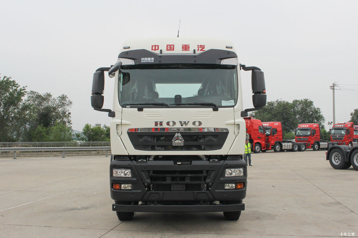 中国重汽 HOWO TX重卡 460马力 6X4 AMT自动挡牵引车(国六)