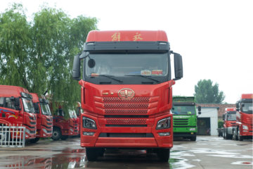青岛解放 JH6重卡 290马力 6X2 9.4米仓栅式载货车(后桥457升级冲焊桥)(CA5250CCYP26K1L7T3E5A80)