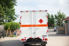 江铃 新款顺达窄体 129马力 4.13米易燃气体厢式运输车(国六)(JMT5040XRQXGA26)