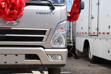 �ִ����ó� ʢͼ 150���� 4X2 4.17���Զ���������ʽ�Ῠ(����)(CHM5041XXYGDC33T)ͼƬ